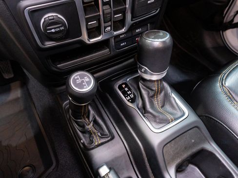 Used 2021 Jeep Wrangler Unlimited Sahara AWD/4WD image 22