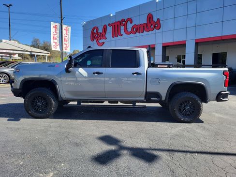 Used 2025 Chevrolet Silverado 2500 ZR2 w/ Technology Package AWD/4WD image 6