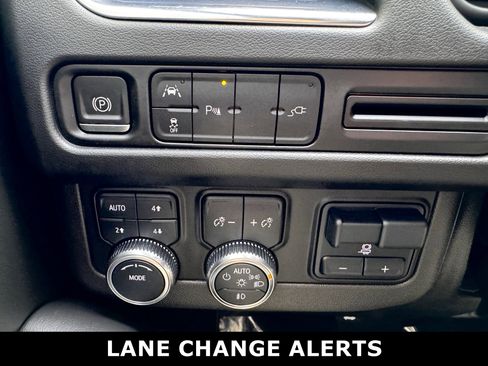 Used 2022 GMC Yukon SLE w/ Max Trailering Package image 11