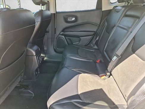 Used 2017 Jeep Compass Latitude AWD/4WD image 27