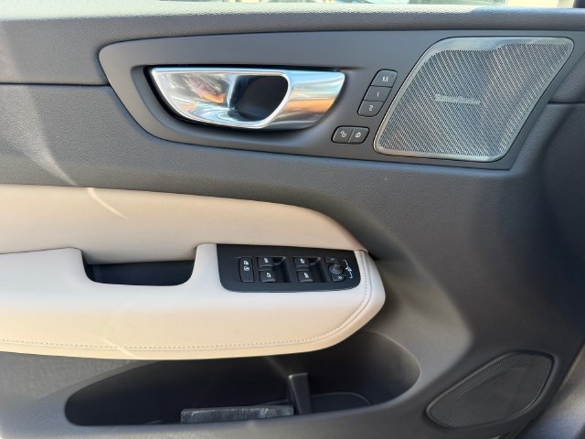 New 2027 Volvo XC90 B5 Core AWD/4WD image 23