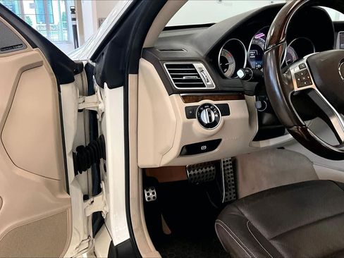Used 2016 Mercedes-Benz E 400 Coupe image 29