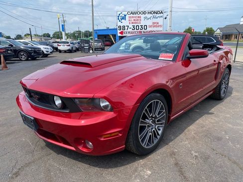 Used 2010 Ford Mustang GT RWD image 5