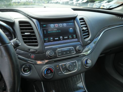 Used 2018 Chevrolet Impala Premier FWD image 22