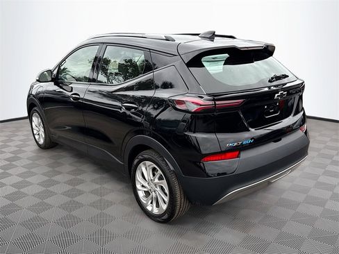 Used 2023 Chevrolet Bolt EUV LT image 8
