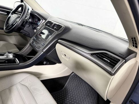 Used 2019 Ford Fusion SE FWD image 49