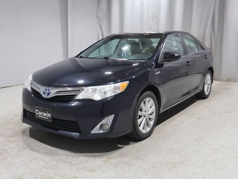 Used 2014 Toyota Camry XLE w/ Leather Package FWD image 8