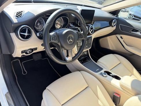 Used 2016 Mercedes-Benz GLA 250 image 17