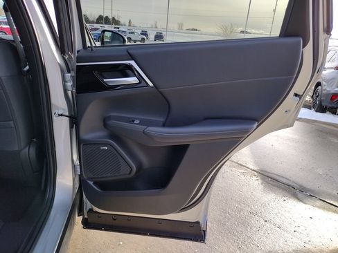 New 2026 Mitsubishi Outlander SE image 31