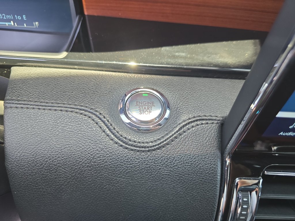 Used 2022 Lincoln Navigator Reserve AWD/4WD image 28