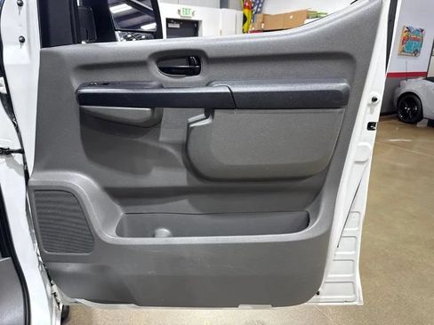 Used 2018 Nissan NV 2500 S RWD image 17