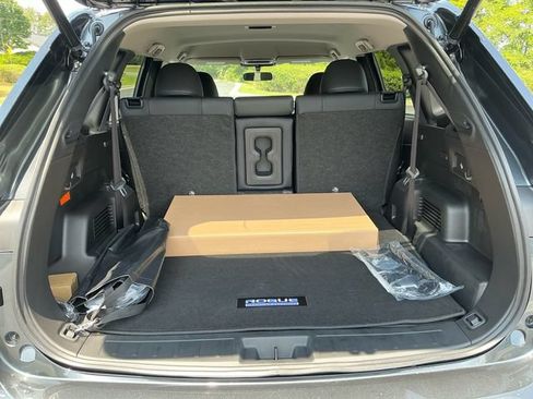 New 2026 Nissan Rogue SL AWD/4WD image 17