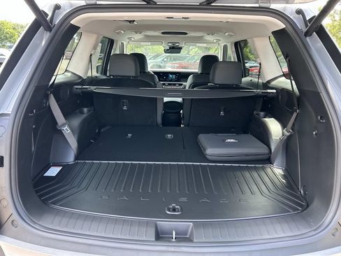 New 2026 Hyundai Palisade SEL Premium FWD image 13