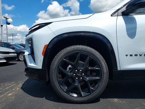 New 2026 Chevrolet Traverse RS AWD/4WD image 16