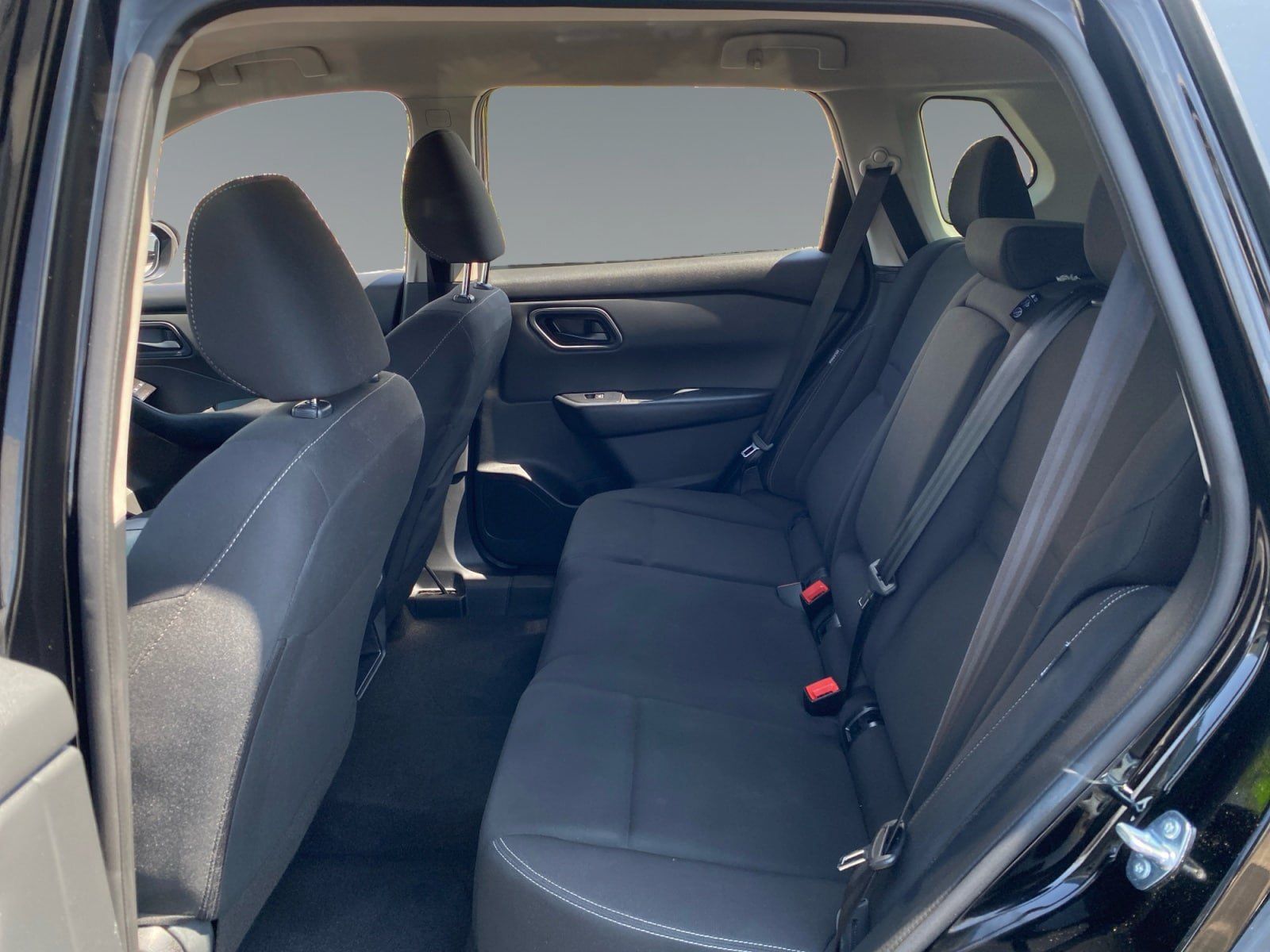 Used 2025 Nissan Rogue S FWD image 13