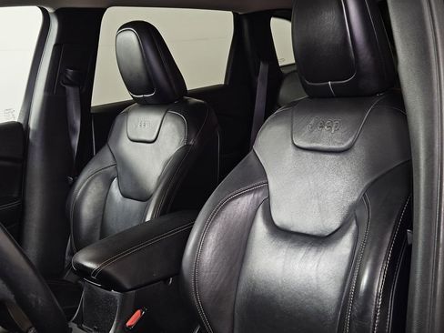 Used 2016 Jeep Cherokee Limited image 26