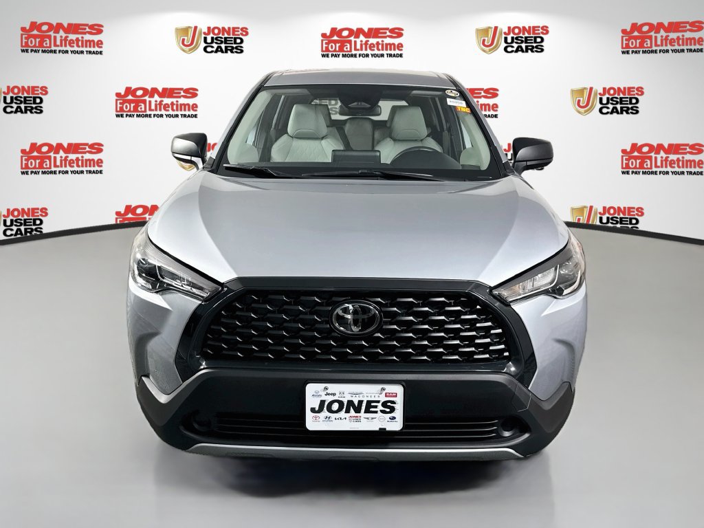 Certified 2025 Toyota Corolla Cross L FWD image 11