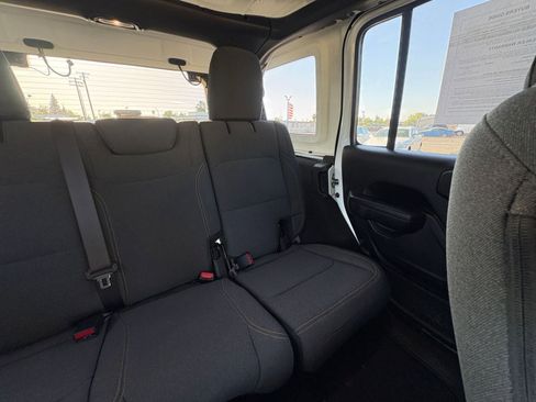 Used 2025 Jeep Wrangler Unlimited Sport AWD/4WD image 36