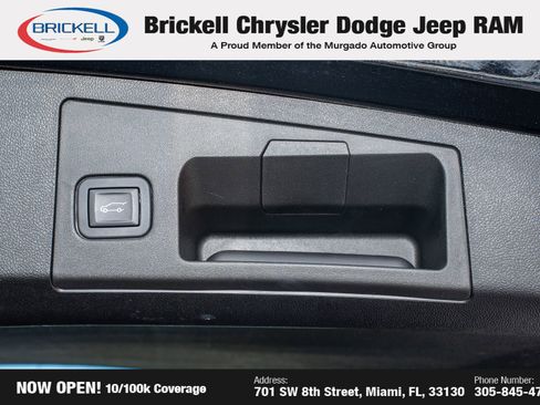 Used 2025 Cadillac XT4 Premium Luxury image 10