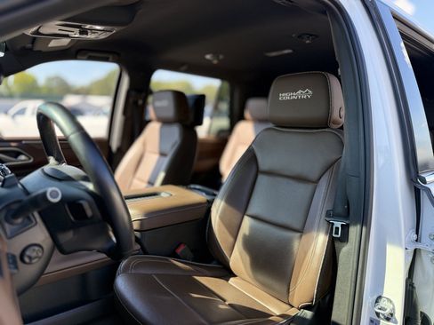 Used 2023 Chevrolet Tahoe High Country w/ Advanced Technology Package AWD/4WD image 22