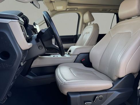 Used 2024 Ford Expedition Max Limited image 17