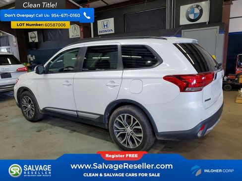 Used 2016 Mitsubishi Outlander SEL AWD/4WD image 3