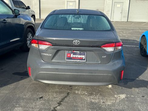 Used 2025 Toyota Corolla LE image 4