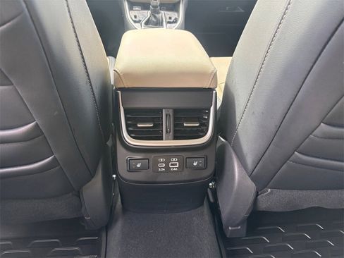Used 2025 Subaru Outback Limited image 29
