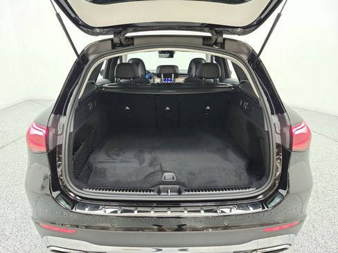 Used 2025 Mercedes-Benz GLC 350e 4MATIC image 18