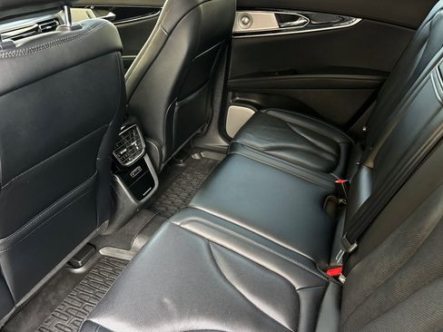 Used 2022 Lincoln Nautilus Reserve w/ Equipment Group 202A image 11