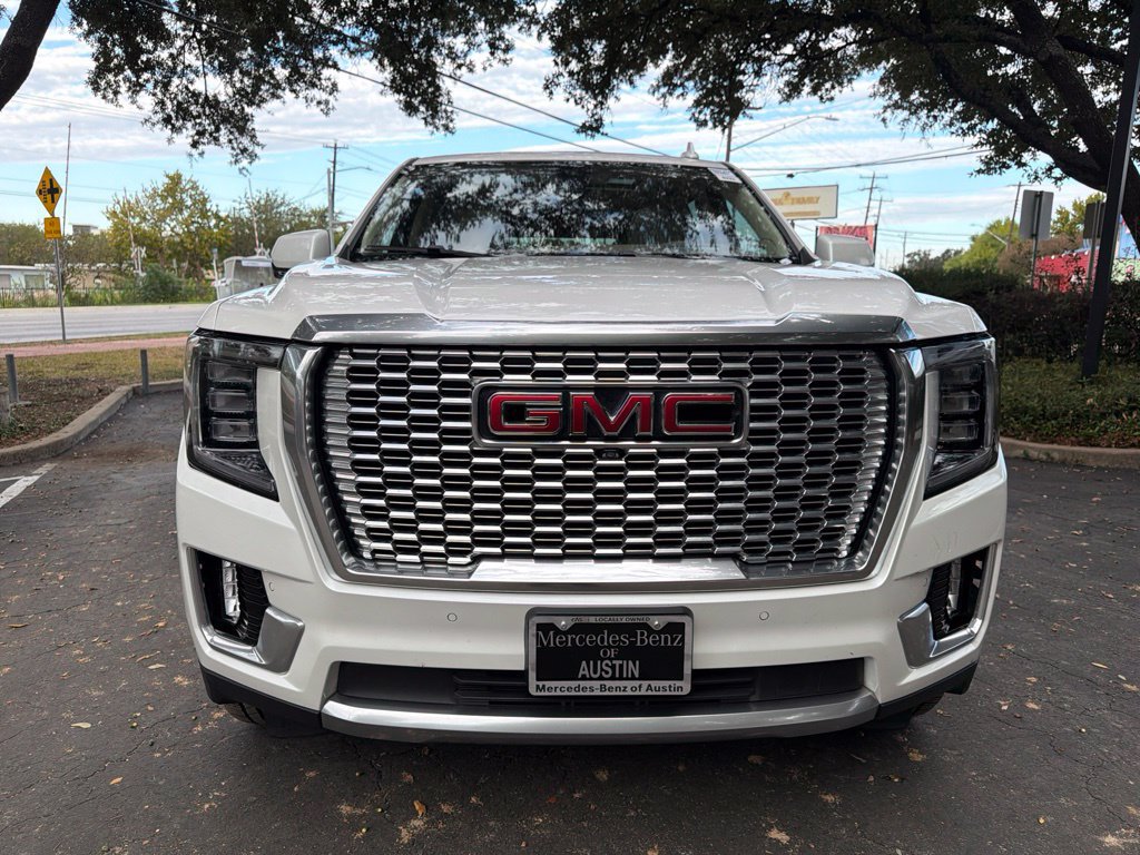 Used 2021 GMC Yukon Denali w/ Denali Premium Package AWD/4WD image 2