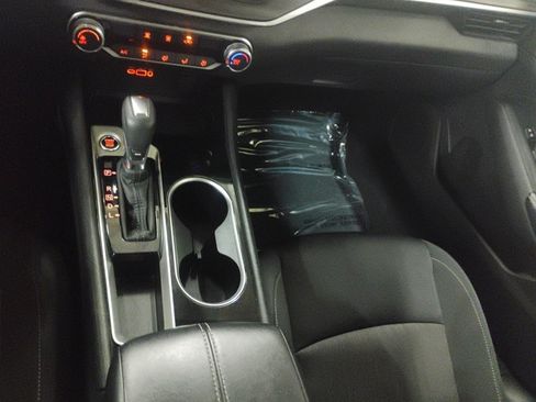 Used 2024 Nissan Altima 2.5 SV image 14