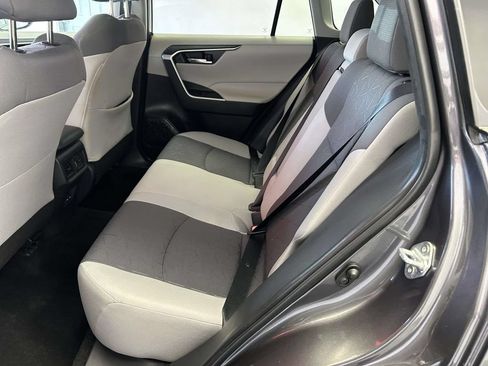 Used 2025 Toyota RAV4 XLE w/ Convenience Package FWD image 15