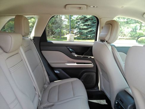 Used 2020 Lincoln Corsair AWD w/ Equipment Group 101A image 18