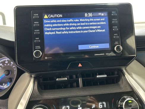 Used 2022 Toyota Venza LE image 25