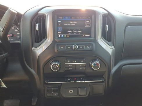 Used 2020 Chevrolet Silverado 1500 Custom w/ Custom Value Package AWD/4WD image 10