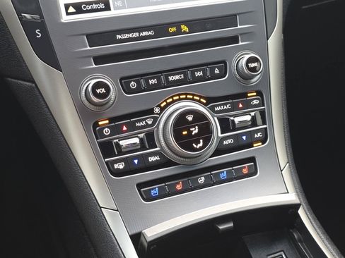 Used 2017 Lincoln MKZ Reserve w/ Climate Package FWD image 23