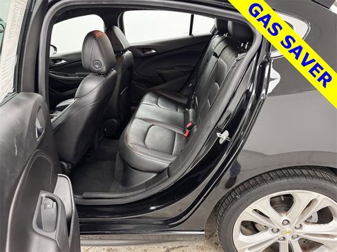Used 2018 Chevrolet Cruze Premier image 12