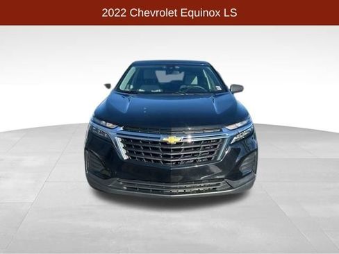 Used 2022 Chevrolet Equinox LS w/ LS Convenience Package image 2