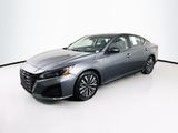 Used 2024 Nissan Altima 2.5 SV image 3