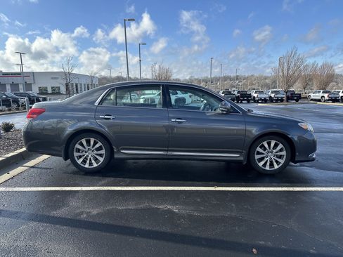 Used 2011 Toyota Avalon Limited image 11