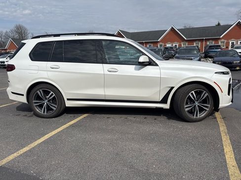 Used 2024 BMW X7 xDrive40i w/ M Sport Package image 2