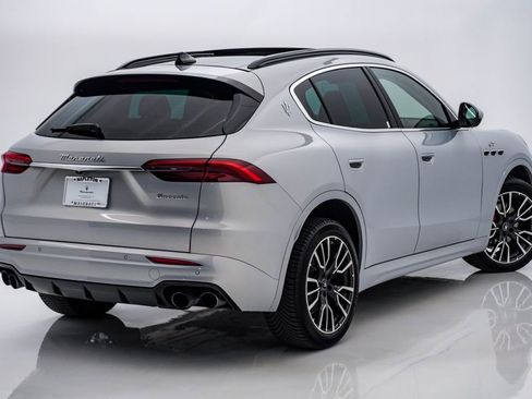 Used 2023 Maserati Grecale GT image 11