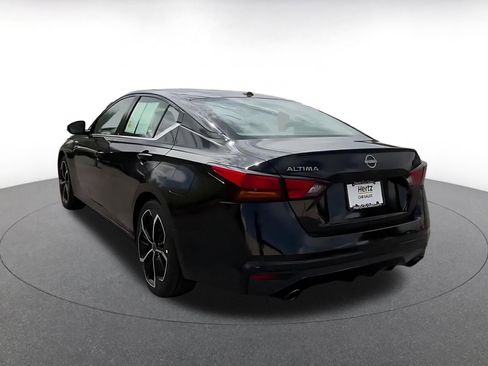 Used 2025 Nissan Altima 2.5 SR FWD image 11