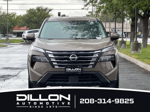 Used 2025 Nissan Rogue SV AWD/4WD image 12
