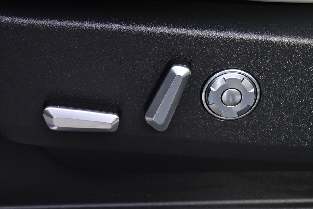New 2026 Lincoln Navigator Reserve w/ Jet Appearance Package AWD/4WD image 14