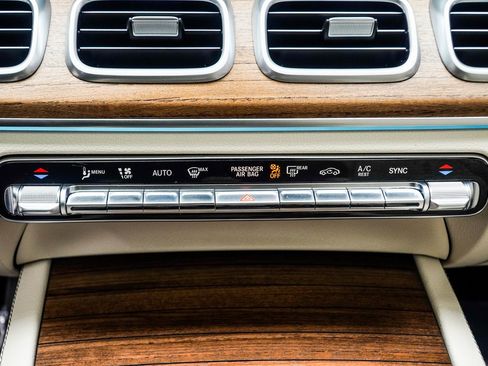 Used 2024 Mercedes-Benz GLE 450 4MATIC image 19