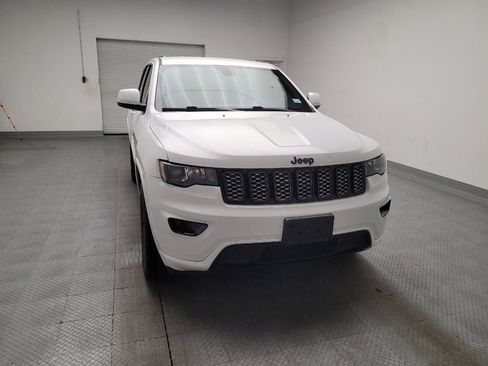 Used 2022 Jeep Grand Cherokee Laredo X AWD/4WD image 14