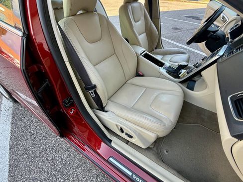Used 2013 Volvo S60 T5 Premier image 10