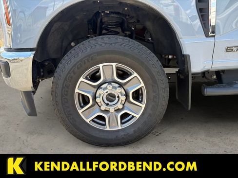 Used 2025 Ford F350 Lariat w/ FX4 Off-Road Package AWD/4WD image 8